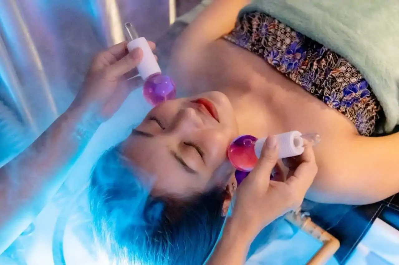 ประโยชน์ของการนวดศีรษะไทยอายุรเวทหรือนวดผ่อนคลายสไตล์เวียดนาม Ayurvedic Thai Face And Head Massage ร้านนวดสุราษฎร์ธานี Best Massage in Surat Thani